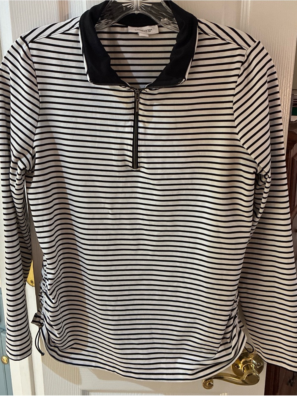 Chicos Zenergy Black & White Stripe Bungee Side 1/4 Zip Top SZ 0/S